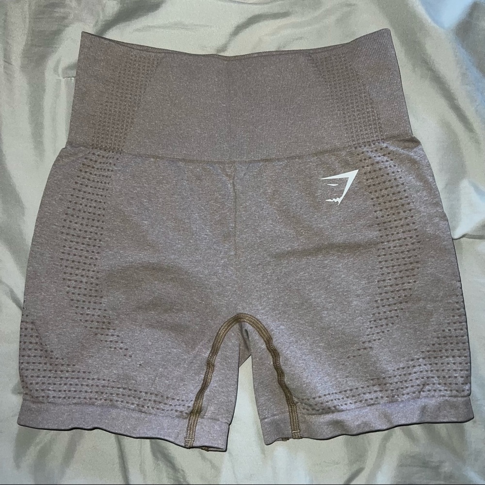 Gymshark Vital Seamless 2.0 shorts (taupe/gray/lavender color)